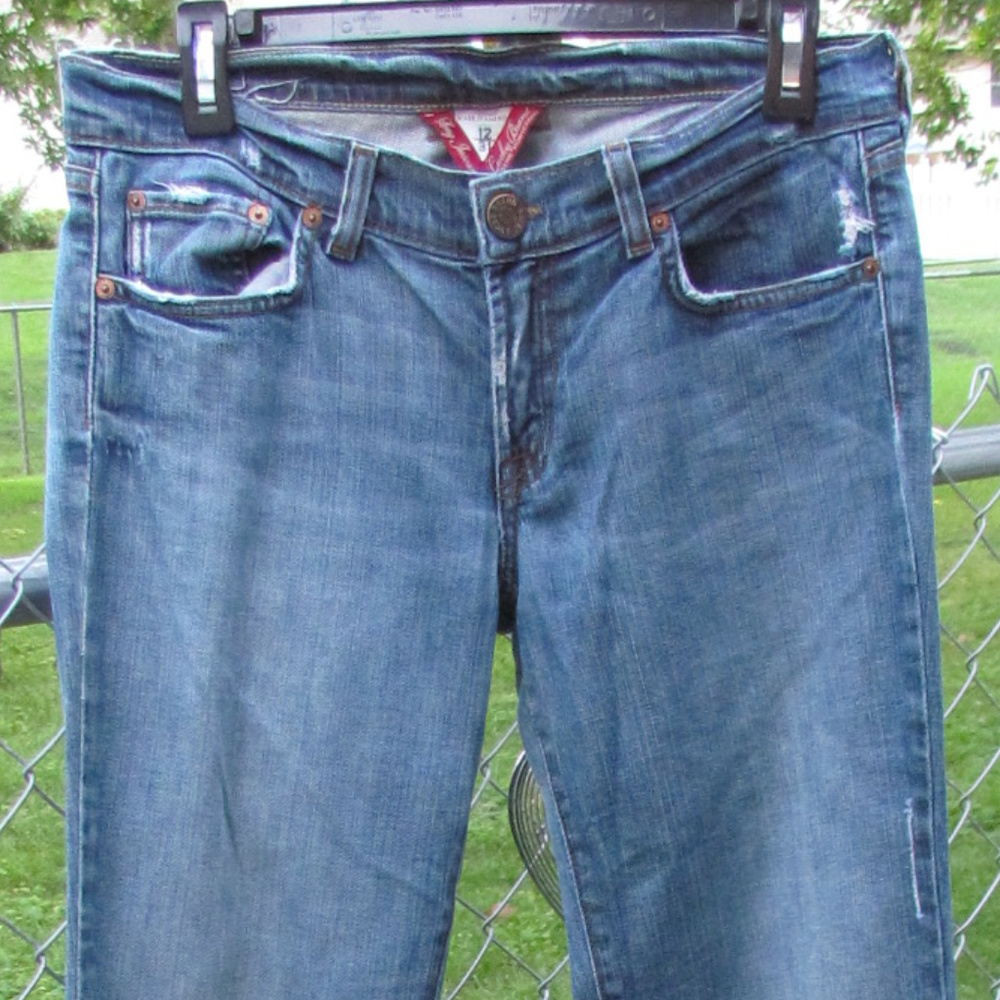 LUCKY BRAND 12/31 JEANS DISTRESSED LOW RISE (8")